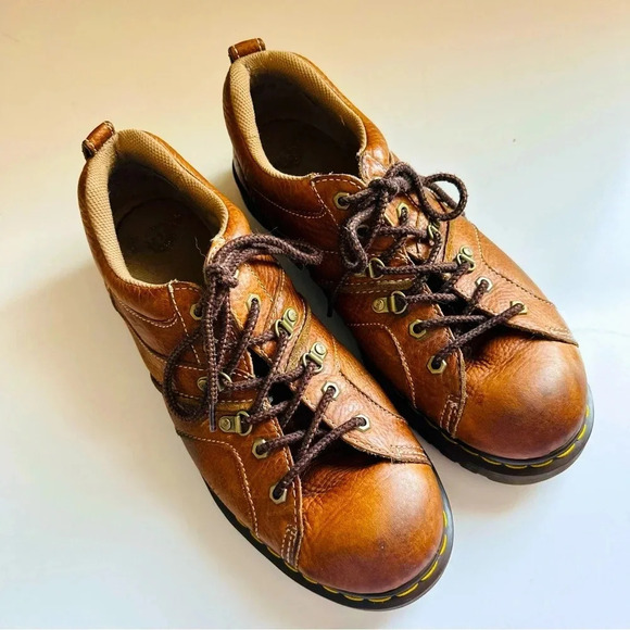 Unisex Dr. Marten Finnegan Vintage Y2K 90’s Oxford Leather Loafers - Picture 2 of 10